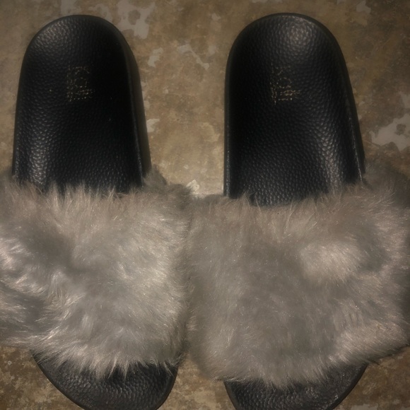 Gray Fur Slides - Picture 1 of 2